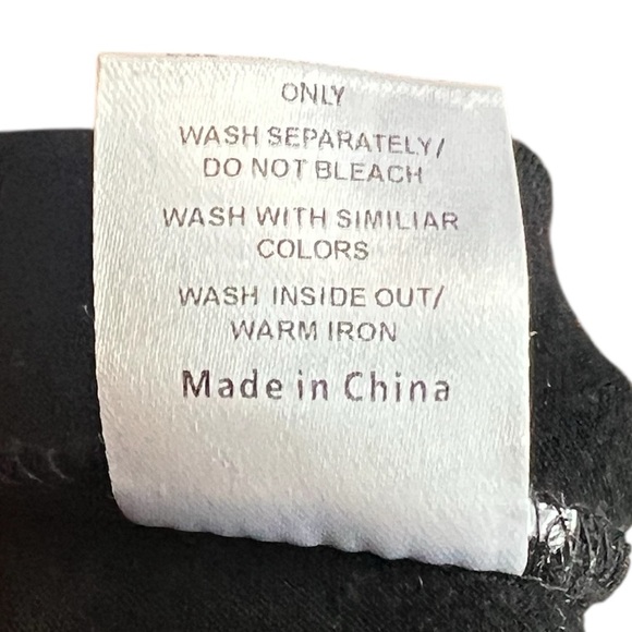 Uniqueone Women's Country Western Hollow Out V-neck Top-Black-Size Medium - Picture 9 of 9